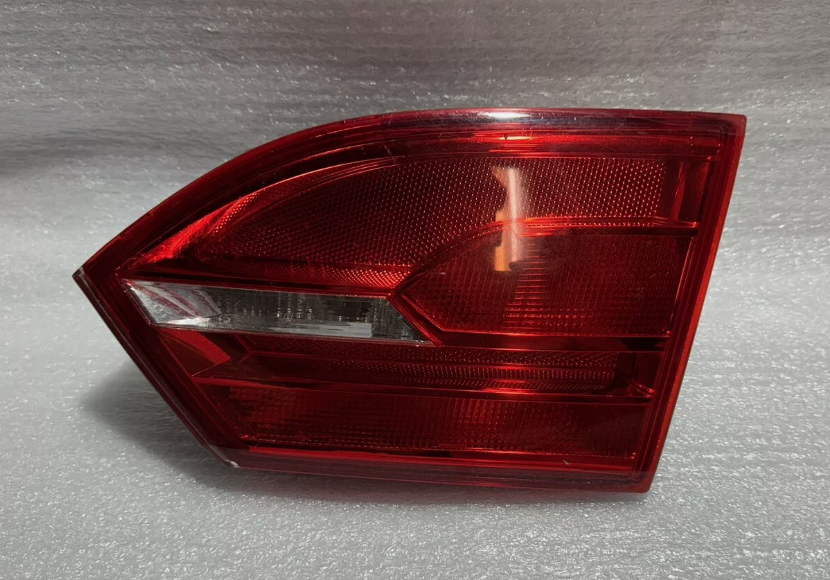 Used Inner Trunk Lid Tail Light Rear Lamp for 12-15 Volkswagen Passat Right Passenger