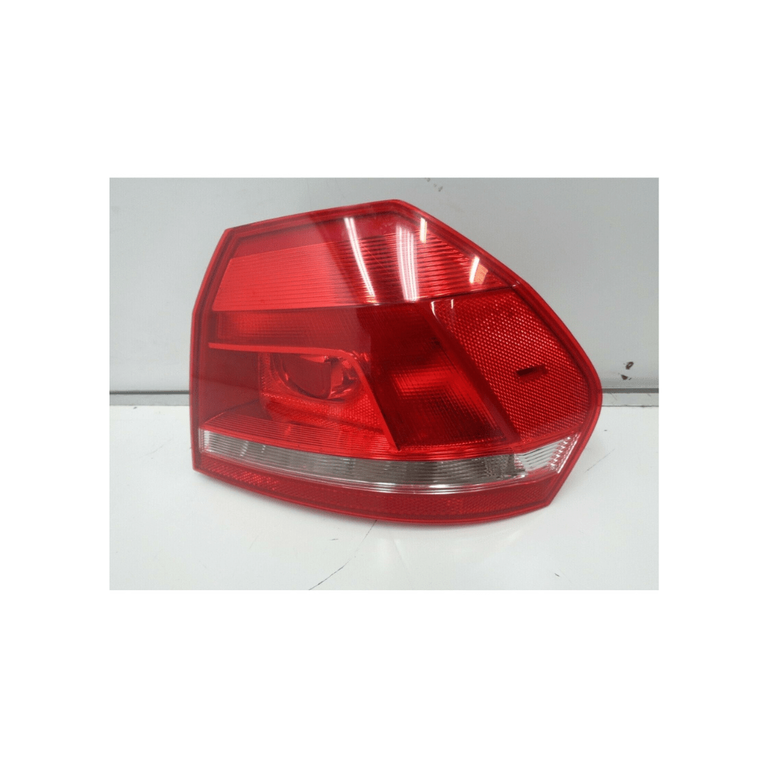 RASE Tire and Auto LLC 2012-2015 Volkswagen Passat Right Passenger SIDE Tail light trunk USED OEM