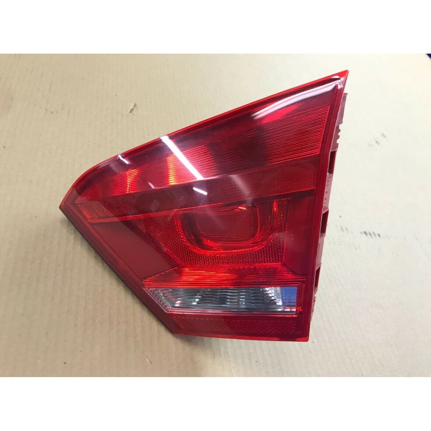 2012-2015 Volkswagen Passat Right Passenger RH SIDE Tail light 2012 VW Passat trunk lid RH taillight passenger side USED 12 OEM