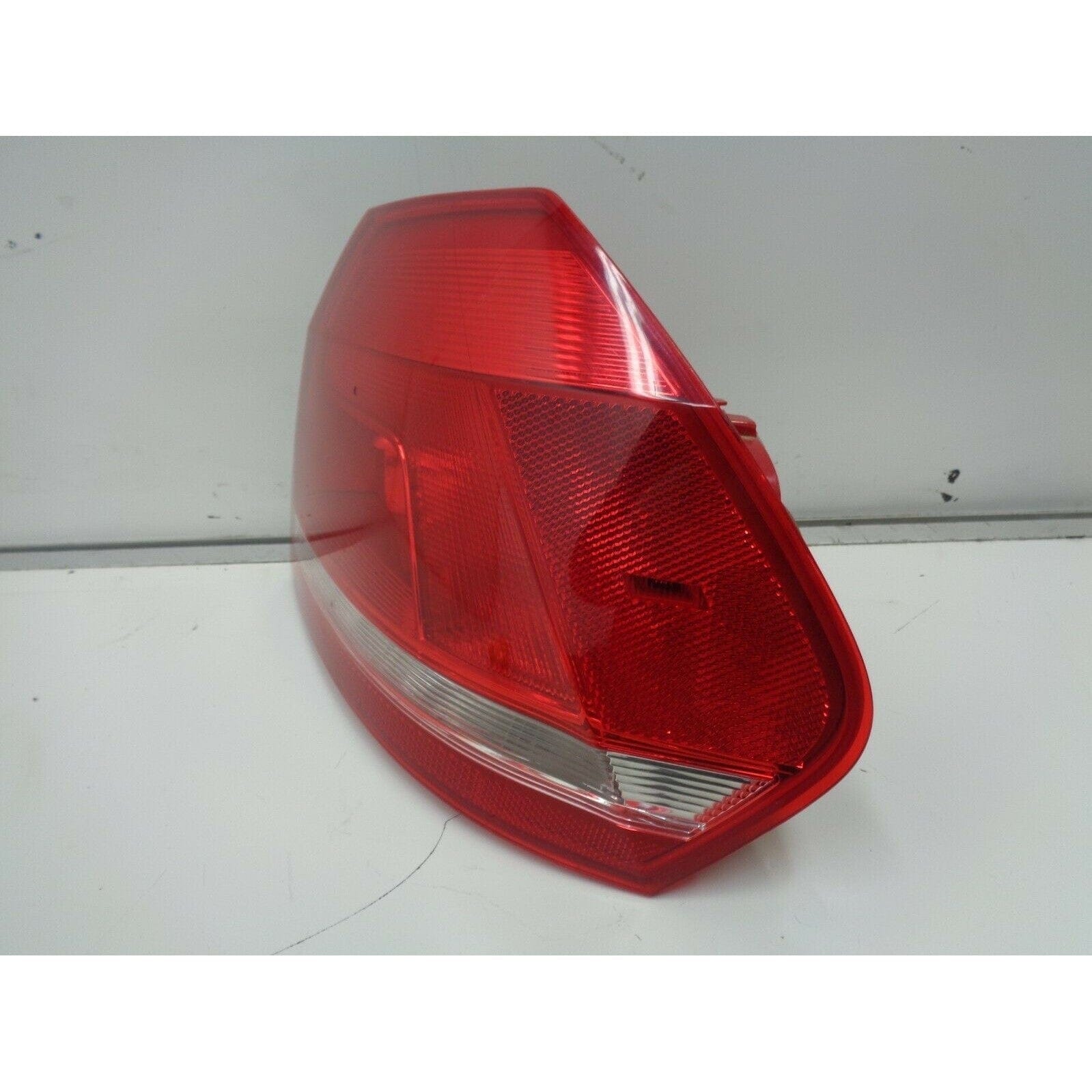 RASE Tire and Auto LLC 2012-2015 Volkswagen Passat Right Passenger SIDE Tail light trunk USED OEM